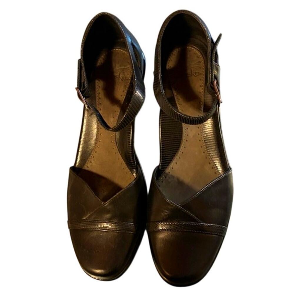 NWOT. Dansko Black Leather Ankle Strap Shoe. 9 (39)